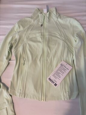 NWT lululemon define cropped jacket Nulu size 6 magic matcha sold out color